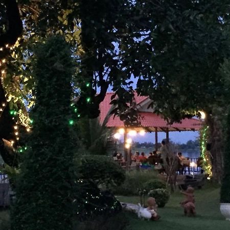 Maeping Mango Riverside Resort Kamphaeng Phet Eksteriør bilde