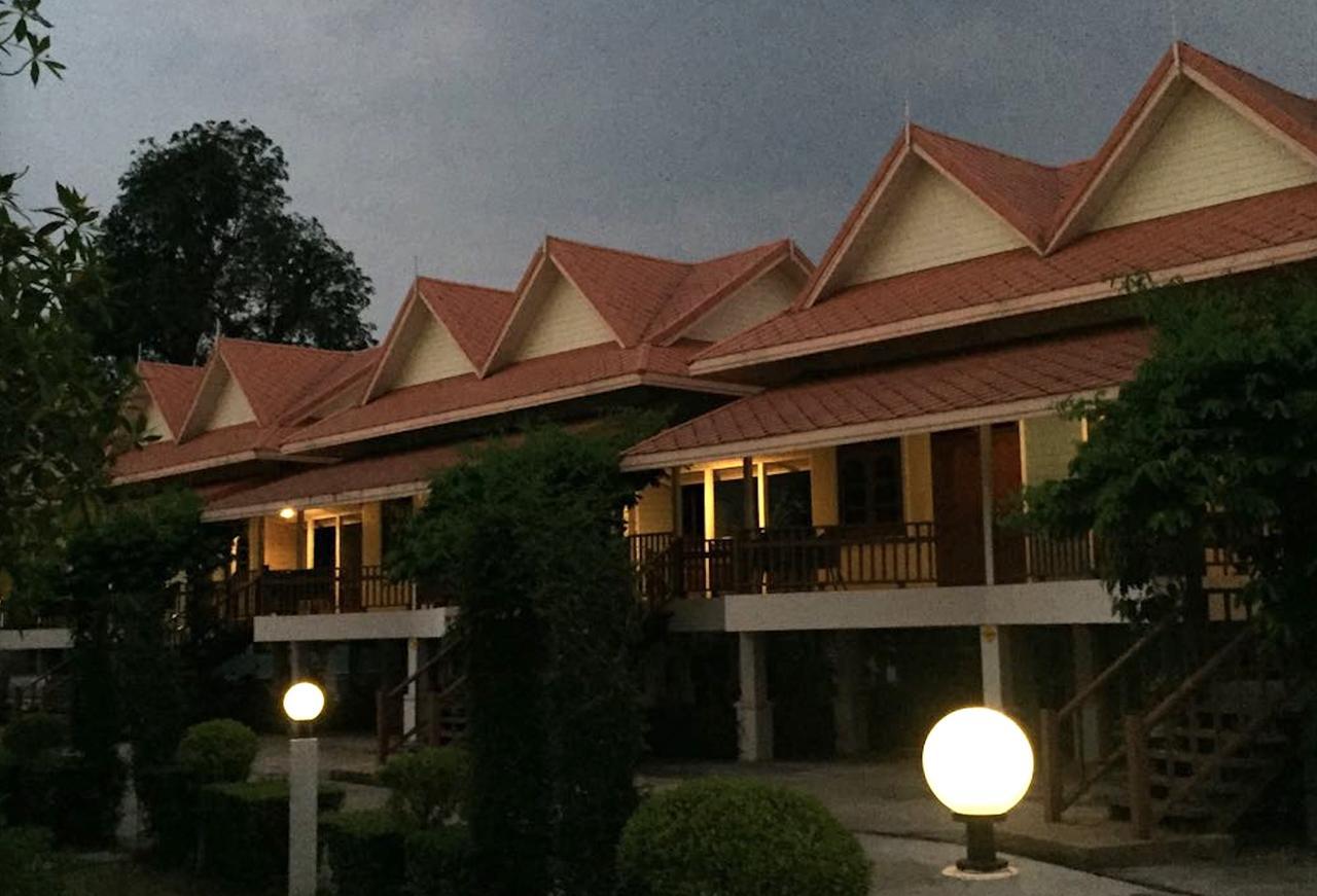 Maeping Mango Riverside Resort Kamphaeng Phet Eksteriør bilde